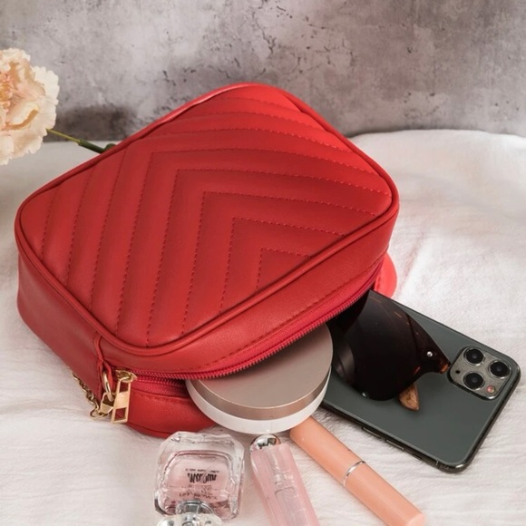 Mini Chevron Chain Crossbody Bag *NEW* - Picture 9 of 9